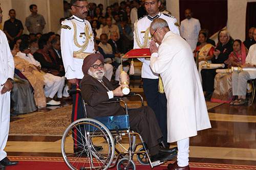 Dr Singh With Usciences Administration